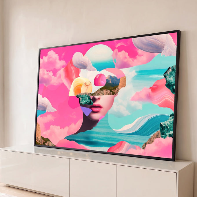 Colagem surreal de rosto de mulher entre nuvens rosa, mar turquesa e montanhas, quadro decorativo