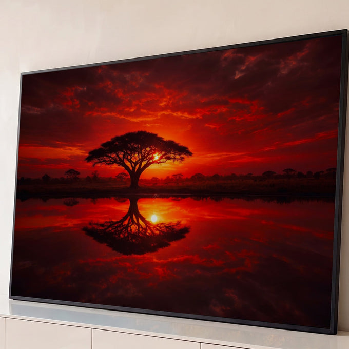 Quadro Decorativo Grande Árvore Africana para Sala Vermelho | quadros decorativos para sala | acácia em silhueta sob pôr do sol vermelho refletida em água calma | Porao dos Quadros