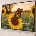 Quadro Decorativo Grande Borboleta Monarca para Sala Amarelo | quadros decorativos para sala | borboleta-monarca pousada em girassol com pôr do sol ao fundo | Porao dos Quadros
