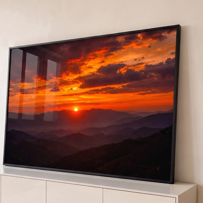 Quadro Decorativo Grande Pôr do Sol Montanhas para Sala | quadros decorativos para sala | pôr do sol laranja entre montanhas em silhueta com céu dramático | Porao dos Quadros