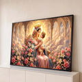 Nossa Senhora coroada com o Menino Jesus no colo, entre rosas e lírios sob luz dourada, quadro decorativo