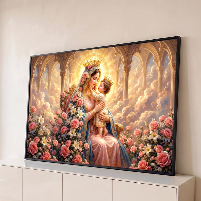 Nossa Senhora coroada com o Menino Jesus no colo, entre rosas e lírios sob luz dourada, quadro decorativo