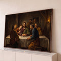 Jesus partindo o pão com os apóstolos à luz de velas em pintura a óleo da Santa Ceia, quadro decorativo