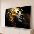 Quadro Decorativo Grande Rosto Dourado para Sala Preto | quadros decorativos para sala | rosto feminino em perfil com pele preta e explosão de partículas douradas | Porao dos Quadros
