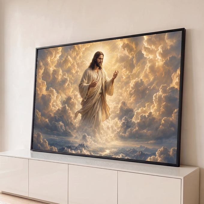 Jesus Cristo de manto claro entre nuvens douradas e luz divina sobre montanhas, quadro decorativo