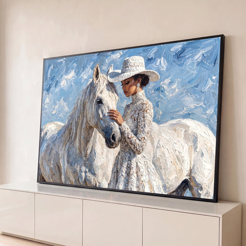 Pintura a óleo em textura de mulher de chapéu e vestido de renda acariciando cavalo branco, quadro decorativo