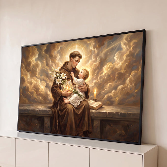 Santo Antônio de hábito marrom com Menino Jesus, lírios, vela e livro sob nuvens douradas, quadro decorativo