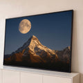 Quadro Decorativo Grande Lua Cheia Montanha Nevada para Sala | quadros decorativos para sala | lua cheia sobre pico de montanha nevado iluminado em dourado ao entardecer | Porao dos Quadros