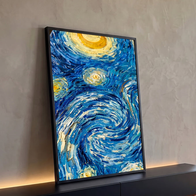 Quadro Decorativo Grande Redemoinho e Estrelas para Sala | quadros decorativos para sala | detalhe de pintura com redemoinhos azuis e espirais douradas em textura grossa | Porao dos Quadros