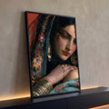 Quadro Decorativo Retrato de Mulher com Véu Azul e Joias | quadros decorativos para sala | retrato de mulher com véu azul bordado, joias douradas e olhar baixo, pintura texturizada | Porao dos Quadros