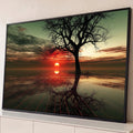 Quadro Decorativo Grande Árvore Seca para Sala Vermelho | quadros decorativos para sala | árvore seca silhueta sobre pôr do sol vermelho com grade digital na água | Porao dos Quadros