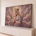 Quadro Decorativo Grande Nossa Senhora Véu para Sala Rosa | quadros decorativos para sala | Nossa Senhora com coroa dourada e mãos em prece sobre fundo rosa abstrato | Porao dos Quadros