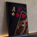 Quadro Decorativo Grande Carta Ás e Rei para Sala Preto | quadros decorativos para sala | close-up de cartas de baralho pretas com ás dourado e rei vermelho | Porao dos Quadros
