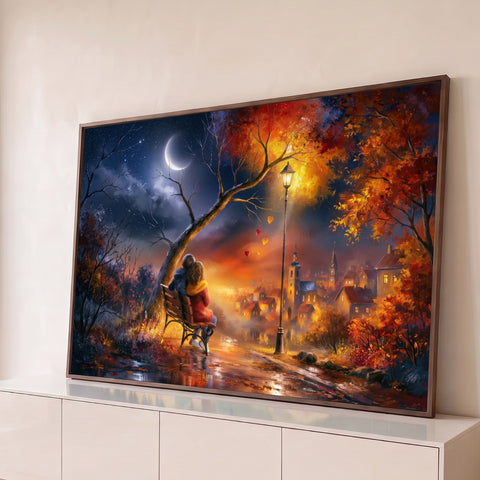 Casal abraçado em banco sob lua crescente, árvore de outono, corações e cidade iluminada, quadro decorativo