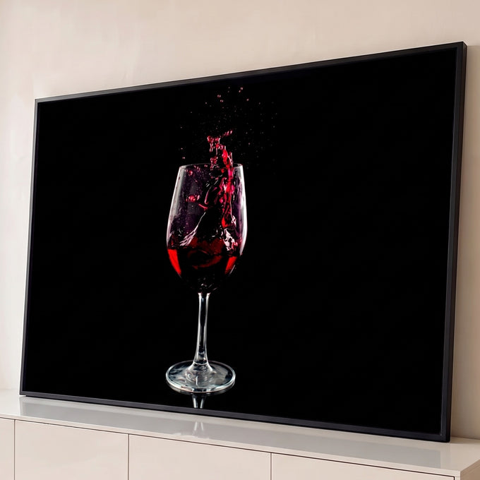 Quadro Decorativo Grande Taça Splash para Área Gourmet | quadros decorativos para sala | taça de vinho tinto com splash e gotas em fundo preto | Porao dos Quadros