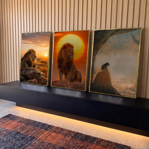 Quadro Decorativo Kit 3 Telas Leões e Babuíno para Sala | quadros decorativos para sala | leões e babuíno na savana africana ao pôr do sol em três cenas | Porao dos Quadros