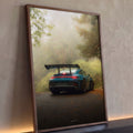 Quadro Decorativo Grande Carro Esportivo para Sala Azul | quadros decorativos para sala | carro esportivo azul visto de trás em estrada com neblina na floresta | Porao dos Quadros