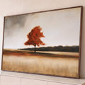 Quadro Decorativo Árvore Vermelha Solitária no Campo Dourado | quadros decorativos para sala | árvore solitária de folhas vermelhas em campo dourado sob céu cinza | Porao dos Quadros