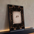Quadro Decorativo Grande Vista para Sala Preto | quadros decorativos para sala | vista aérea de ringue de boxe com dois lutadores em ambiente de mármore preto e dourado | Porao dos Quadros