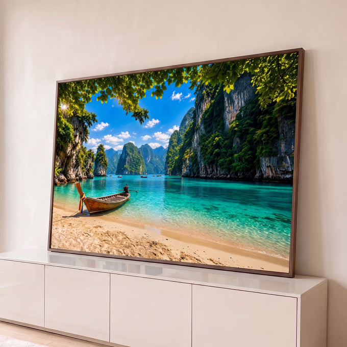 Quadro Decorativo Grande Lagoa Turquesa para Sala Azul | quadros decorativos para sala | lagoa turquesa com falésias verdes e barco de madeira na praia tropical | Porao dos Quadros