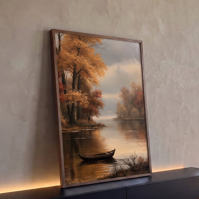 Quadro Decorativo Barco Solitário em Lago de Outono Dourado | quadros decorativos para sala | barco de madeira vazio em lago calmo cercado por árvores douradas de outono | Porao dos Quadros