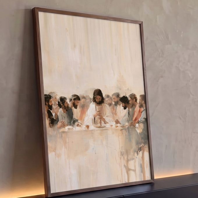 Santa Ceia em pintura suave bege com Jesus segurando o cálice entre os apóstolos, quadro decorativo