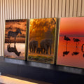 Quadro Decorativo Kit 3 Telas Safari ao Pôr do Sol para Sala | quadros decorativos para sala | tríptico com zebra, elefantes e flamingos silhuetados ao pôr do sol dourado | Porao dos Quadros