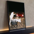 Homem de terno branco, jantar à luz de velas, pantera negra e Ferrari vermelha à noite, quadro decorativo