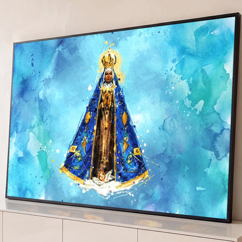 Nossa Senhora Aparecida com coroa dourada e manto azul sobre fundo em aquarela azul, quadro decorativo