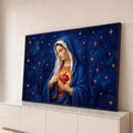 Quadro Decorativo Grande Nossa Senhora do Sagrado para Sala | quadros decorativos para sala | Nossa Senhora de manto azul segurando coração em chamas sob céu estrelado dourado | Porao dos Quadros