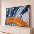 Quadro Decorativo Grande Abstrato Pincelada para Sala Azul | quadros decorativos para sala | pinceladas diagonais azuis e prateadas cortadas por faixa curva laranja e dourada | Porao dos Quadros