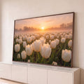 Quadro Decorativo Grande Campo de Tulipas para Sala Branco | quadros decorativos para sala | campo de tulipas brancas com orvalho ao nascer do sol entre névoa | Porao dos Quadros