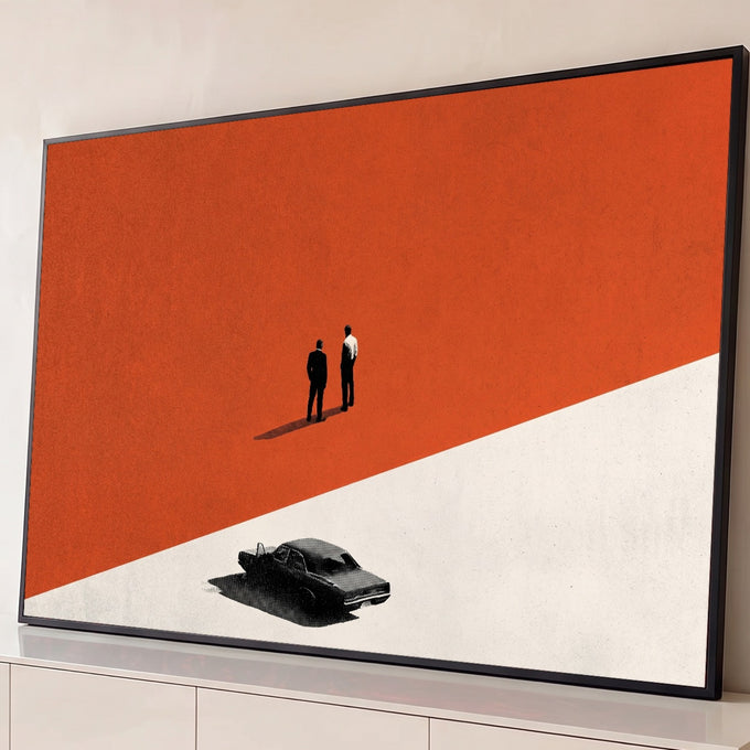 Dois homens de terno e carro antigo em fundo laranja e branco, estilo noir minimalista, quadro decorativo
