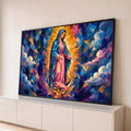 Nossa Senhora de Guadalupe cubista com manto azul estrelado, raios dourados e anjo, quadro decorativo