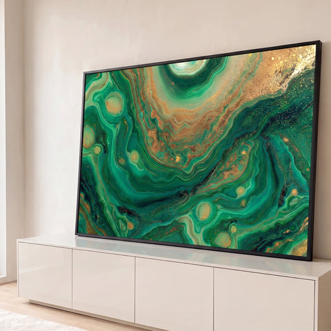Pintura abstrata fluida em verde malaquita com veios e brilhos dourados, quadro decorativo