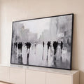 Quadro Decorativo Grande Silhuetas Urbanas para Sala Preto | quadros decorativos para sala | silhuetas pretas de pessoas caminhando em avenida cinza com prédios borrados | Porao dos Quadros