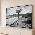 Quadro Decorativo Grande Placa Lost para Sala Preto | quadros decorativos para sala | placa de madeira com a palavra Lost em estrada de terra no deserto, preto e branco | Porao dos Quadros