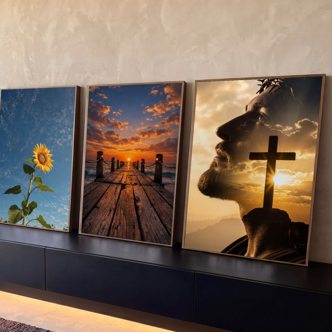 Quadro Decorativo Kit 3 Telas Girassol Píer para Sala | quadros decorativos para sala | girassol, píer de madeira ao pôr do sol e perfil de homem com coroa de espinhos e cruz | Porao dos Quadros