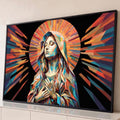 Quadro Decorativo Grande Nossa Senhora Laranja para Sala | quadros decorativos para sala | figura feminina em prece com véu e halo de raios coloridos em estilo poligonal | Porao dos Quadros