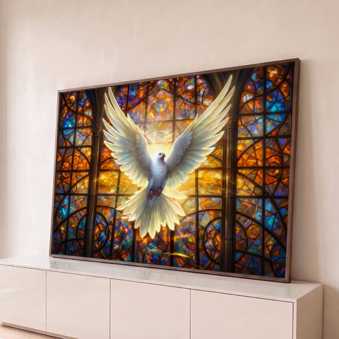 Pomba branca do Espírito Santo de asas abertas diante de vitral de igreja dourado e azul, quadro decorativo