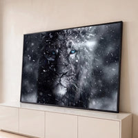 Quadro Decorativo Grande Leão Olhos Azuis para Sala Preto - Borda Infinita / 65x100cm