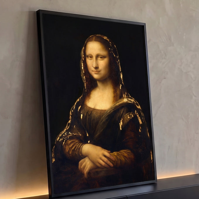 Mona Lisa clássica com véu em folhas de ouro craqueladas sobre fundo preto, quadro decorativo