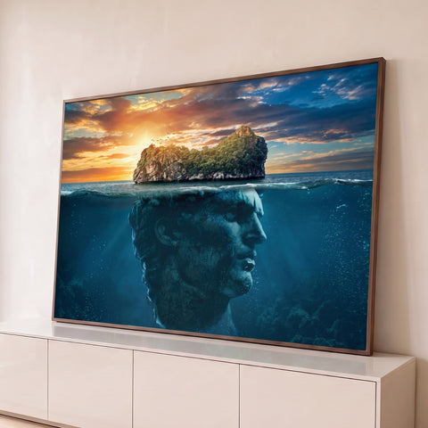 Ilha ao pôr do sol sobre cabeça de estátua grega submersa no oceano azul, arte surreal, quadro decorativo