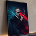 Gangster de terno fumando charuto com luzes neon vermelha e azul em fundo escuro, quadro decorativo