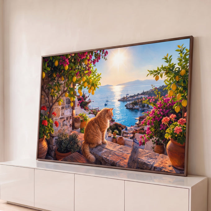 Gato ruivo sentado em terraço de pedra com limoeiros, buganvílias e mar azul ao pôr do sol, quadro decorativo