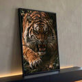 Quadro Decorativo Tigre Rosnando com Garras à Mostra | quadros decorativos para sala | tigre rosnando com presas e garras à mostra em close-up realista | Porao dos Quadros