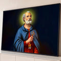 São Pedro apóstolo com auréola, manto azul e chave dourada sobre fundo azul escuro, quadro decorativo