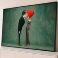 Quadro Decorativo Grande Casal Surreal para Sala Verde | quadros decorativos para sala | casal se beijando onde a cabeça da mulher é um coração vermelho texturizado | Porao dos Quadros