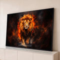 Quadro Decorativo Grande Leão em Chamas Laranja para Sala | quadros decorativos para sala | leão caminhando com juba em chamas douradas e vermelhas sobre fundo escuro | Porao dos Quadros