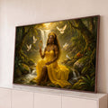 Oxum de vestido amarelo e coroa dourada segurando espelho na cachoeira com pombas brancas, quadro decorativo
